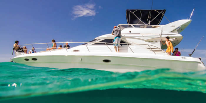 Yate La Caprichosa Luxury Yachs Riviera Maya, Luxury Yacht in Puerto Aventuras